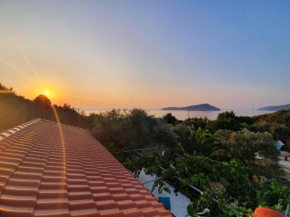 80 sqm House next to the sea (Kinira)